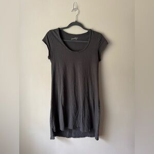 Universal Thread Charcoal Short Sleeve Tee Size Sm